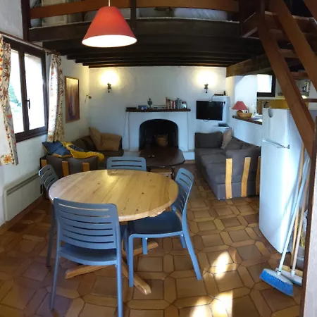 Semesterbostad Surleau *